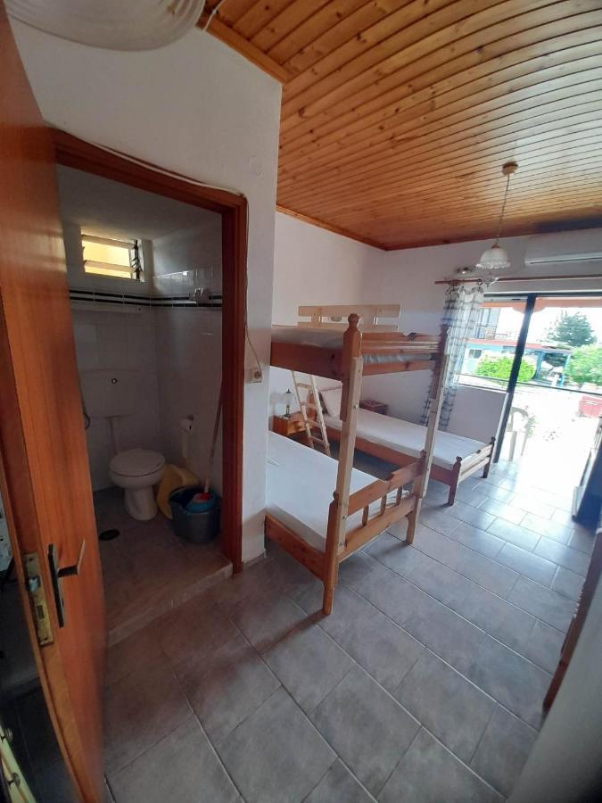 Christina Sunny Rooms Loutsa  Exterior photo
