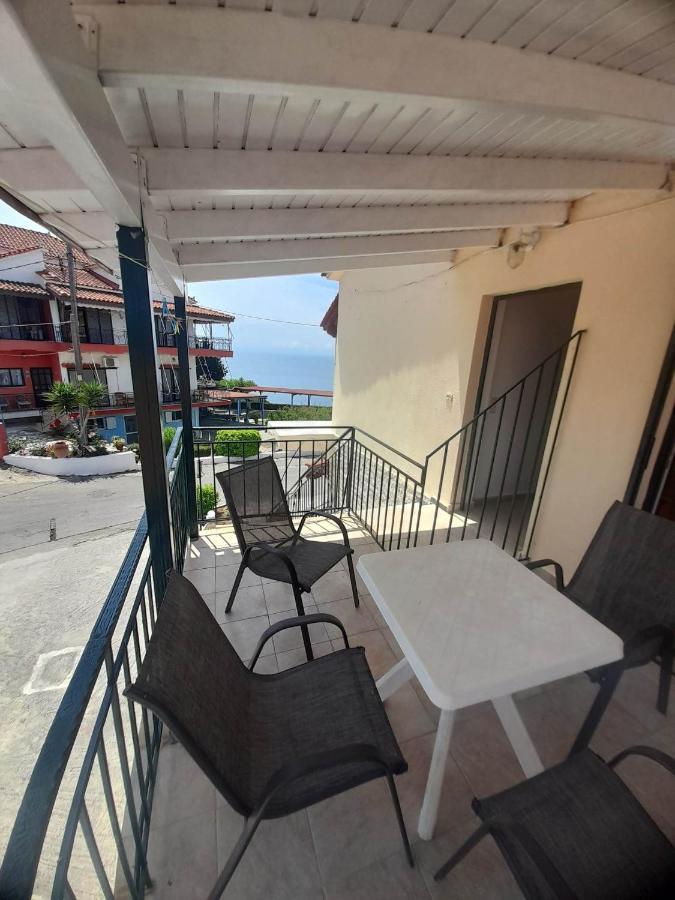 Christina Sunny Rooms Loutsa  Exterior photo